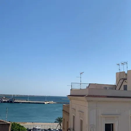 Apartment Lucatelli Square 1